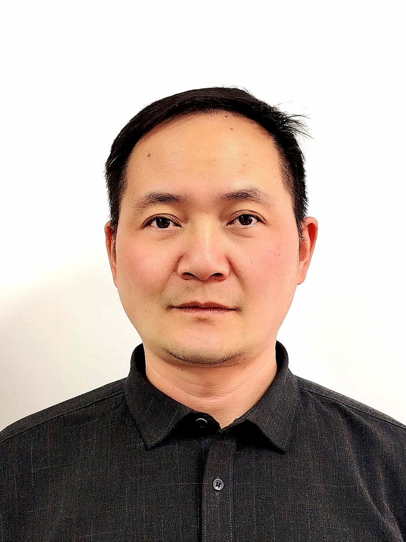 何迎